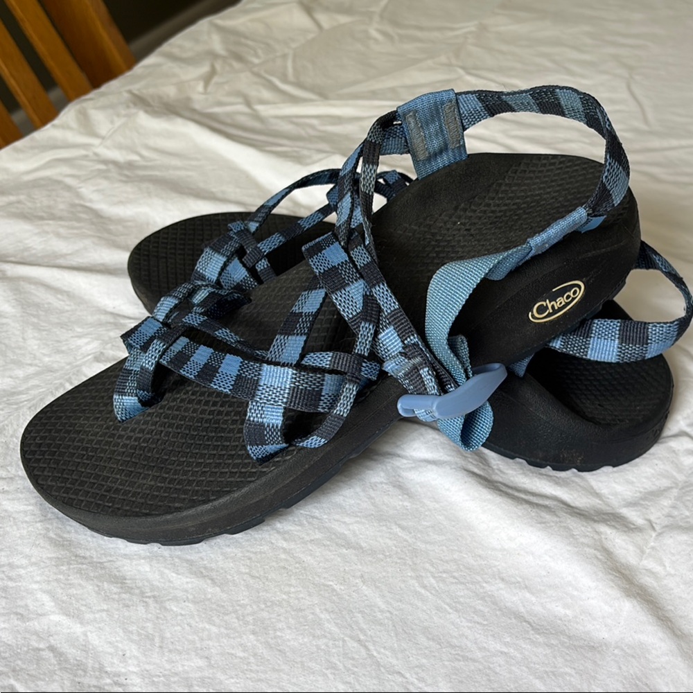 Womens size 9 Chaco Black and Blue checkered Sandals